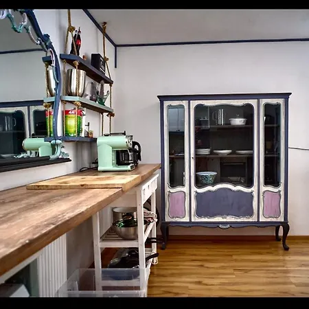 Schoene Gartenwohnung Διαμέρισμα *