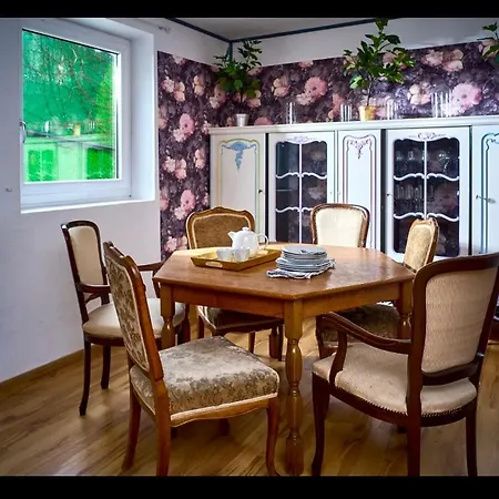 Appartement Schoene Gartenwohnung *