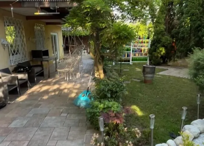 아파트 Schoene Gartenwohnung