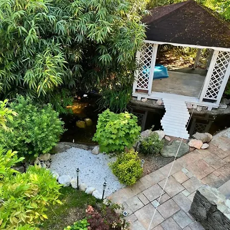 Schoene Gartenwohnung Apartamento